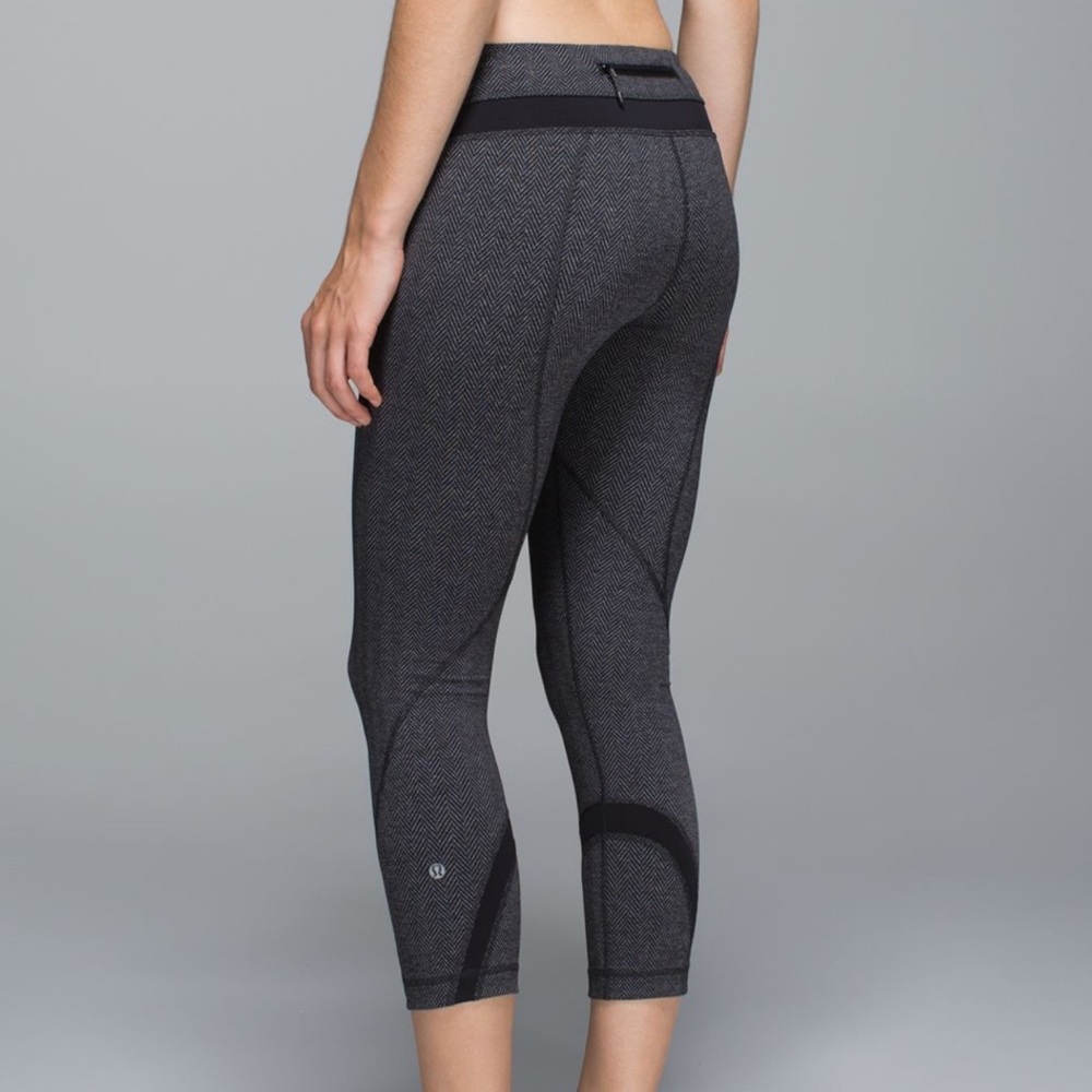 Lululemon Run Inspire Crop II Leggings Size 10 Herringbone
